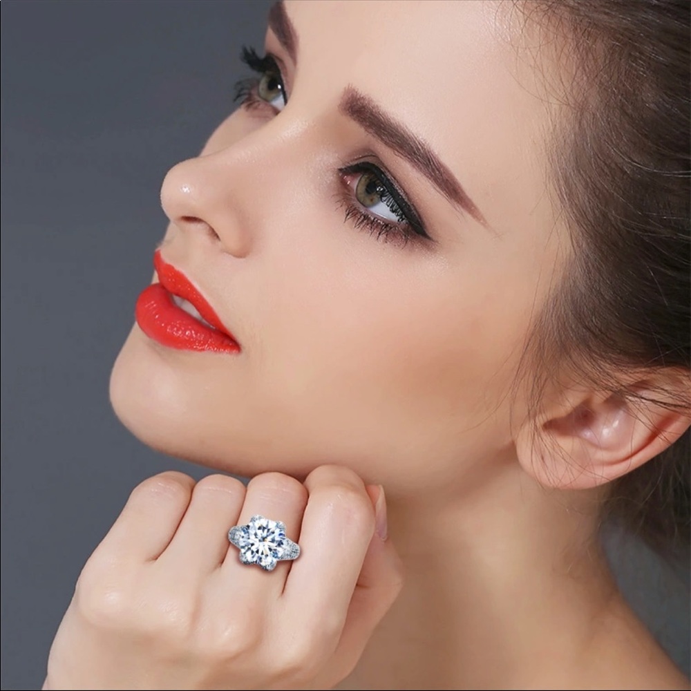 Ring CZ Crystals Silver Size 6 New
